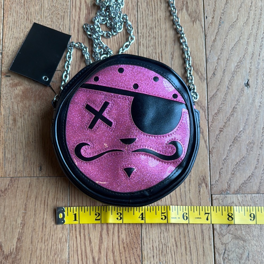 Sourpuss Pink Pirate Chain Bag - Picture 4 of 4